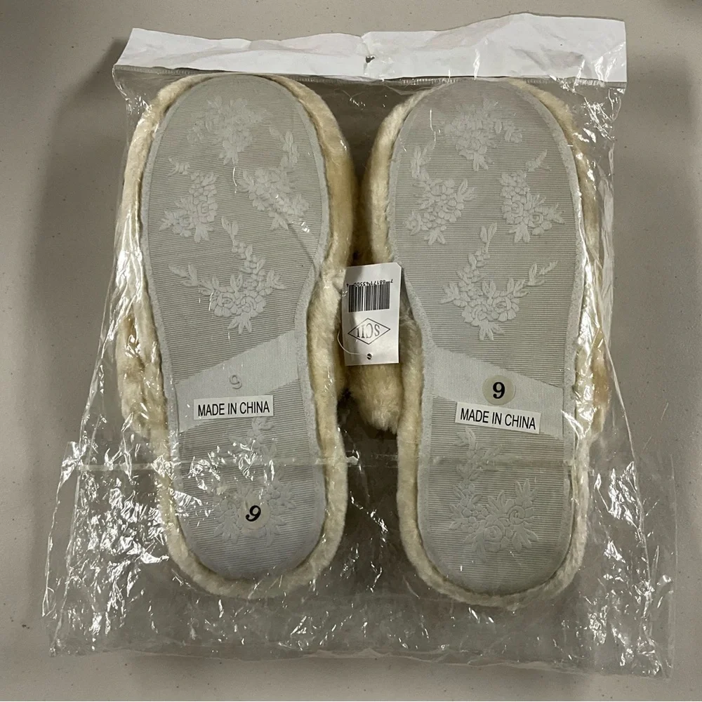 Cozy Pink Heart  Valentines Slipper - Picture 2 of 2